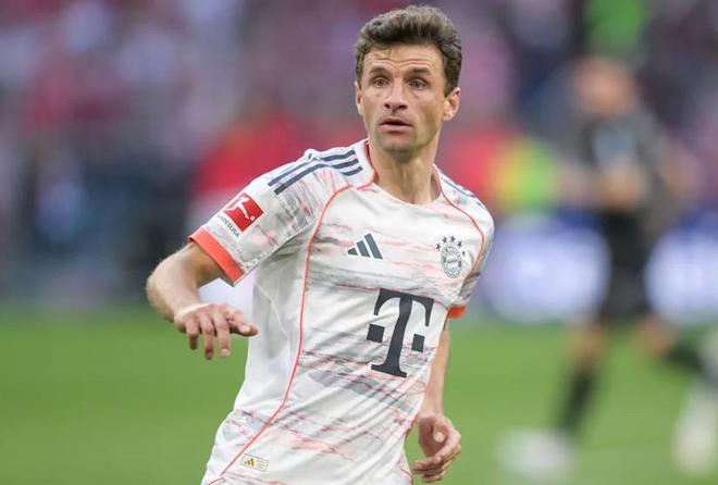 法爾克：穆勒與洛杉磯FC未定，拜仁傾向穆勒赴洛杉磯。
